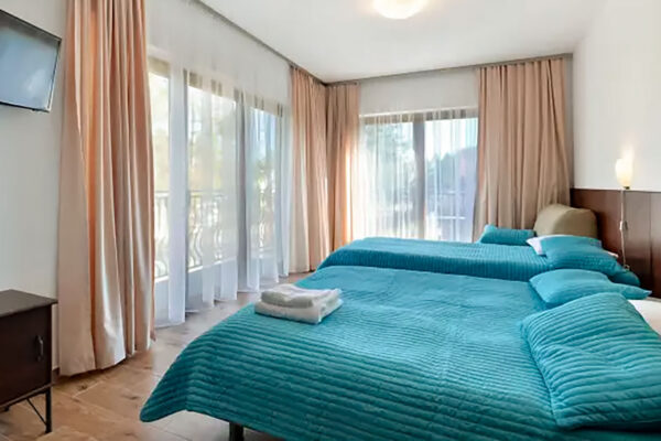 Grot Mrzeżyno. Wczasy dla Seniora w Mrzeżynie.